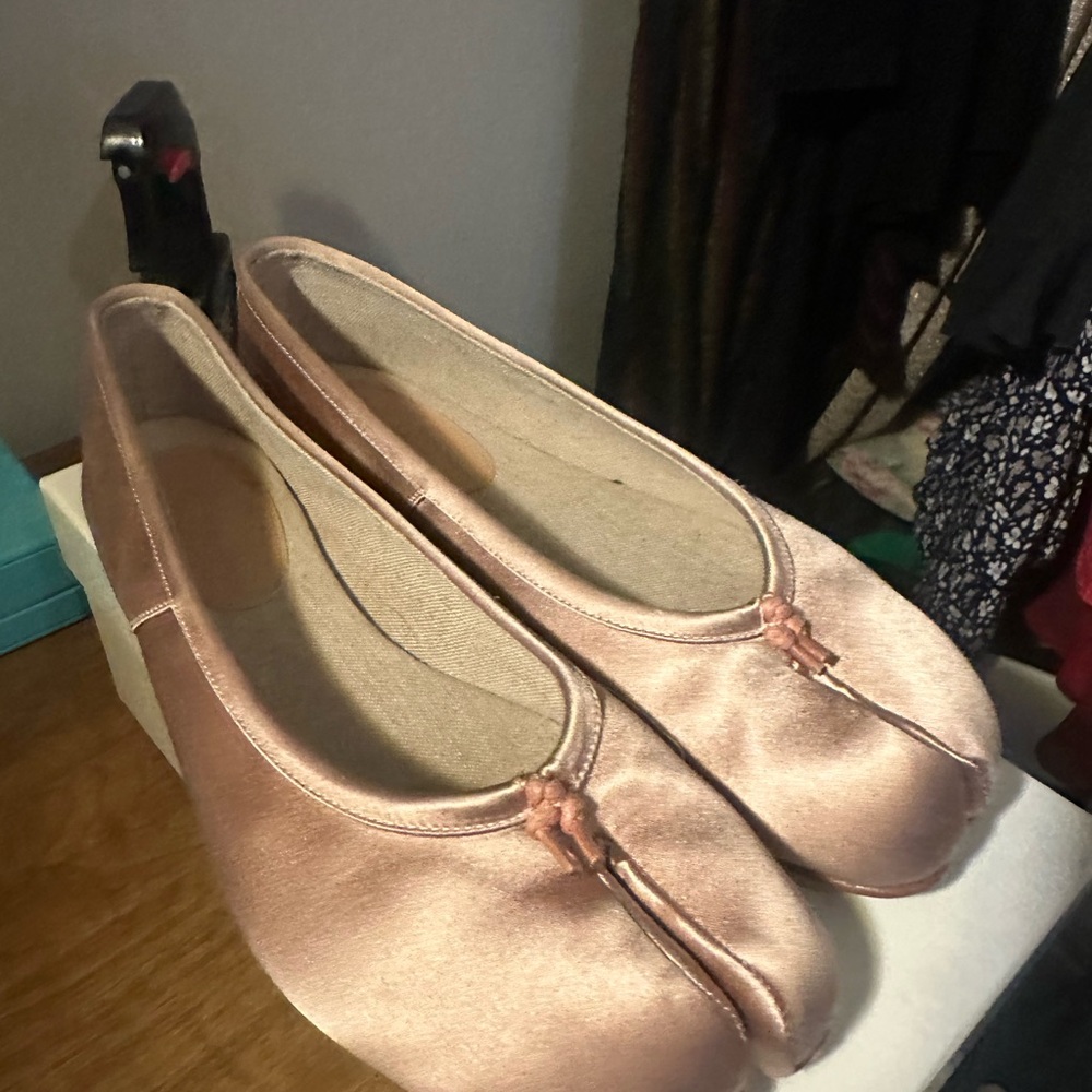 Elegant Satin TABI Ballet Flats